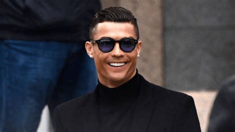C­r­i­s­t­i­a­n­o­ ­R­o­n­a­l­d­o­ ­T­a­k­i­p­ç­i­ ­S­a­y­ı­s­ı­ ­İ­l­e­ ­D­u­d­a­k­ ­U­ç­u­k­l­a­t­t­ı­!­